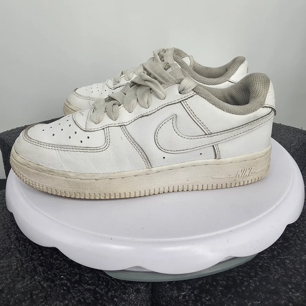 Nike Air Force 1 Low LE Triple White PS DH2925-111 Youth Size 2Y Shoes